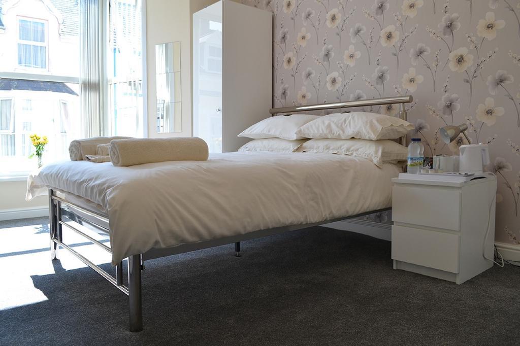 White Rose Guest House Тенби Стая снимка